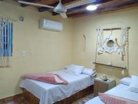 Zweibettzimmer mit Gartenblick