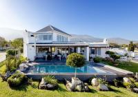 Corner Delight at Onrust Beach - B&B Hermanus