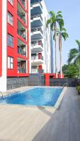 Beaufort Luxury Hideout, Restaurant, FREE Swimming pools & Gym, 10 mins from Airport, 24-7 Security Guards, Backup Power, Close to Tourist Attractions, City View - B&B