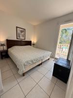 Villa avec piscine 8p autour du golf - B&B Lacanau