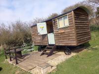 Under the Stars Shepherds Huts at Harbors Lake - B&B Newchurch