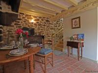 Maison historique du 15ème siècle avec jardin à La Carneille - Chambres d'hôtes La Carneille
