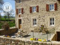 Gîte spacieux avec terrasse, poêle à bois, parking privé, et jardin fermé, animaux acceptés - FR-1-496-28 - B&B