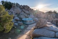 Cozy Retreat Amidst Boulders - Chambres d’hôtes Yucca Valley