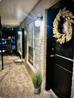 Spotless Full Sized Apartment! Montrose Stays An Art Lover's Dream - Bed and Breakfast Houston