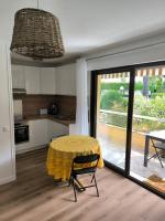 Appart à deux pas de la plage Boulouris St Raphael - B&B Saint-Raphaël