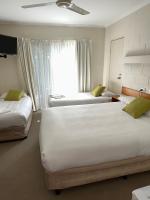 Corlette Palms Motor Inn - B&B Corlette