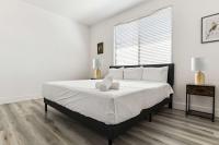 Glendale CozySuites - Westgate with pool 10 - B&B Glendale