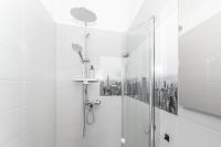 Studio Lit King-Size Deluxe