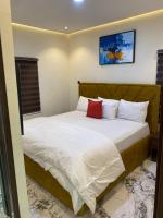 Luxury & Modern Self Check-In Apts near Airport M02b - B&B Lagos