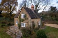 Luxury 2 Bed Woodland Cottage on Rewilding Estate - B&B Beaminster