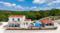 Villa Domus Alba A Tranquil Family Hideaway with Private Pool - B&B Primorski Dolac