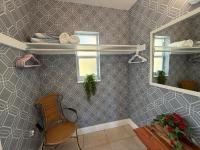 Studio Lit King-Size