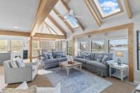 Island Serenity Lake View 3 Bedroom with Amenities - B&B Pawleys Island