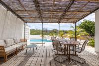 Modern family villa with private pool near Mambo Beach & Jan Thiel - B&B Willemstad