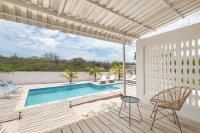 Modern family villa with private pool near Mambo Beach & Jan Thiel - B&B Willemstad