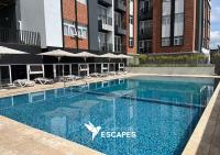 Luxury 2-3BR Apartments - King Bed, Pool, Gym & Free Parking - B&B Città del Guatemala