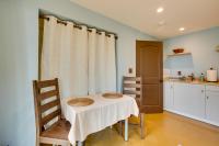 Lovely Belmont Apartment with Stunning Views! - B&B Belmont