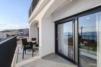 Apartamento con balcón