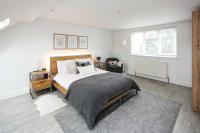 Contemporary 5 Bedroom with Garden North Finchley - Chambres d'hôtes Londres