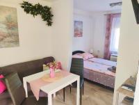 Apartment mit Terrasse
