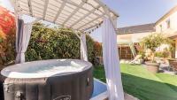 Maison de la Marquise, 15 couchages, 200m2, cour privative, salle de reception, 4 chambres doubles, 1 dortoir 7 couchages, spa linge en option - Chambres d'hôtes Sommervieu