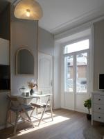 Petit cocon du centre-ville - balcon - B&B