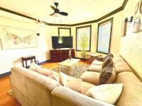 Midway Hideaway -Cozy 1BR- parking - B&B