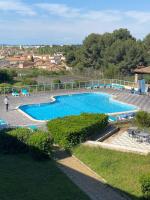 Appartement les hauts de balaruc L' escapade T2 rénové parking climatisation et piscine - Chambres d'hôtes Balaruc-les-Bains