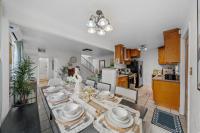 Entire Private House with Garage & Gated Yard, Near San Diego Gaslamp, Beach, 4 Bedrooms 2 Bathrooms, Available Now - Chambres d'hôtes National City