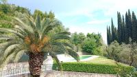 La Verbena a fianco del Vittoriale, vista piscina, 10 minuti a piedi dal lungo lago - B&B