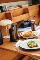 Life On Board in a Vintage Sailboat - B&B Cascais