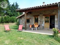 Gîte Lumineux avec Terrain Privatif et Terrasse - Idéal pour Activités de Plein Air ! - FR-1-496-145 - B&B