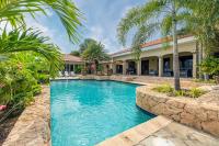 5BR Family Bed Pool Villa Serene Grace By Bocobay - B&B Oranjestad
