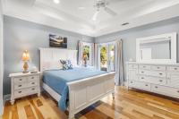 Luxury Beachside Haven with Pool and Elevator - B&B Long Beach