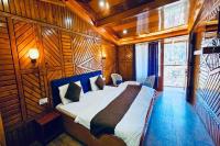Zimmer mit Kingsize-Bett und Seeblick