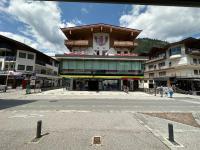 Partyhouse HARAKIRI stay DIFFERENT 60 seconds to MOUNTAINS! Free PARKING! Self CHECK-IN - Ferienwohnung Mayrhofen