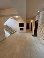 Apartament DELUX Busteni cu terasa superba în Bloc NOU - Chambres d’hôtes Buşteni