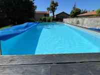 Character village house with private pool - Chez Sophie - B&B Villefagnan