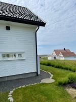 Holiday home near the sea - B&B Farsund