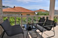 Apartments Mandalena with terrace, 1 min walk to the beach - B&B San Pietro di Brazza