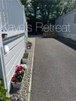 Kayes Retreat Three bed caravan Newquay Bay Resort Quieter area of park - Chambres d'hôtes Newquay