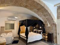 King Room with Spa Bath