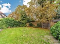 Entire 2 Bed -Sunbury on Thames - B&B