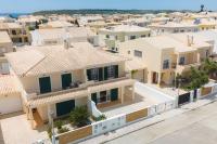 Spacious Villa - Walk to Beach & City Center - Chambres d’hôtes Lagos