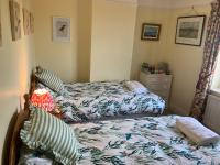 Twin Room with Private External Bathroom