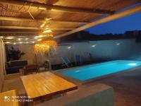 Villa T5 Les Volets Bleus, piscine, à l'entrée de Cassis et de ses calanques - B&B Roquefort-la-Bédoule
