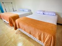 Dreibettzimmer mit Bad