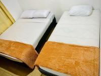 Dreibettzimmer mit eigenem Bad