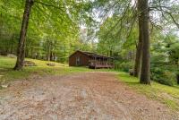 Cozy Berkshires Cabin with Lake, Beach, Hot Tub, Fireplace - The Wilde BNB - Chambres d'hôtes Tolland